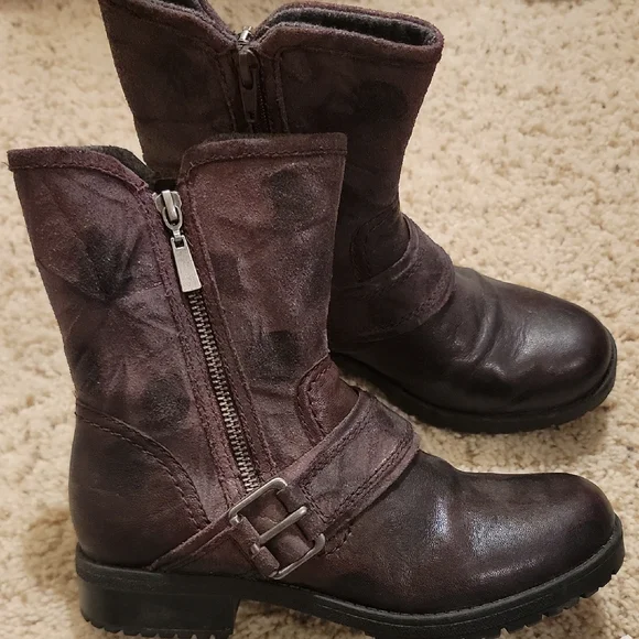Clarks Womens Leather Ankle Boots. Plum Color..NWOB - Picture 1 of 6